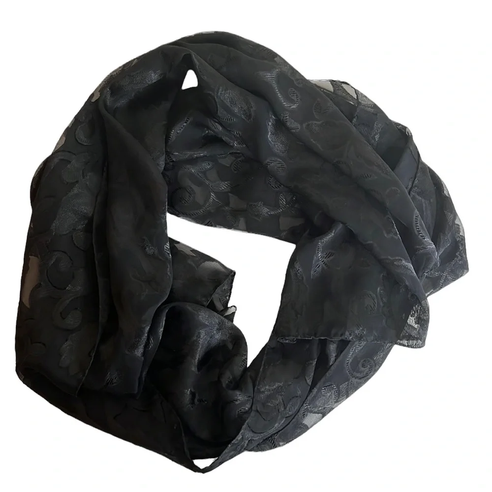 Liz Claiborne black scarf lightweight